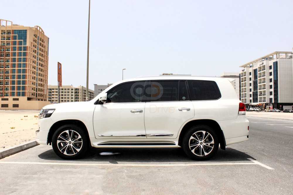 RENT TOYOTA LAND CRUISER GXR V6 2020 IN DUBAI-pic_2