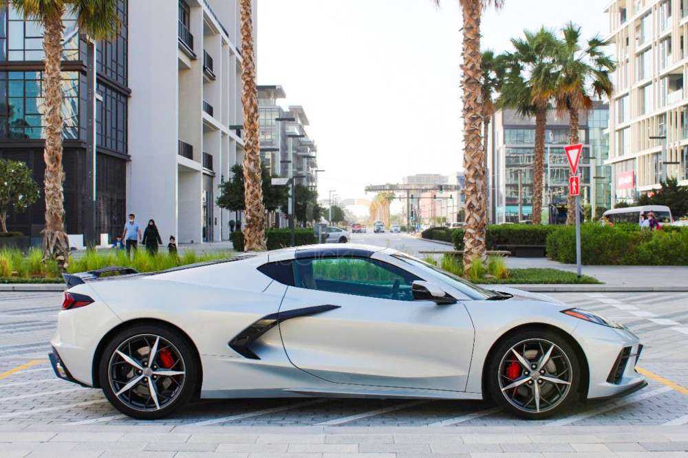 RENT CHEVROLET CORVETTE GRAND SPORT C8 2021 IN DUBAI-pic_3