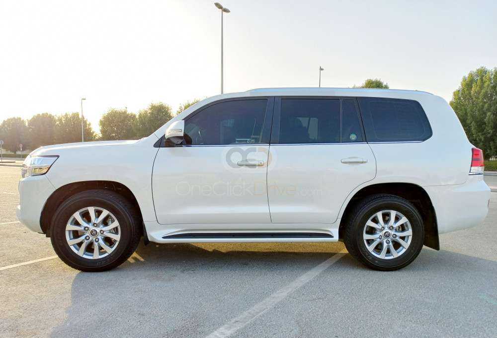 RENT TOYOTA LAND CRUISER EXR V8 2019 IN DUBAI-pic_6