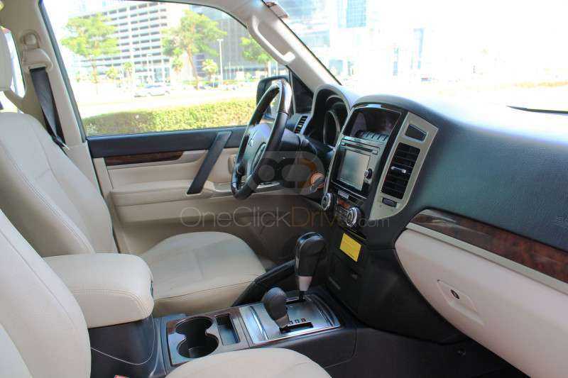 RENT MITSUBISHI PAJERO 2020 IN DUBAI-pic_4