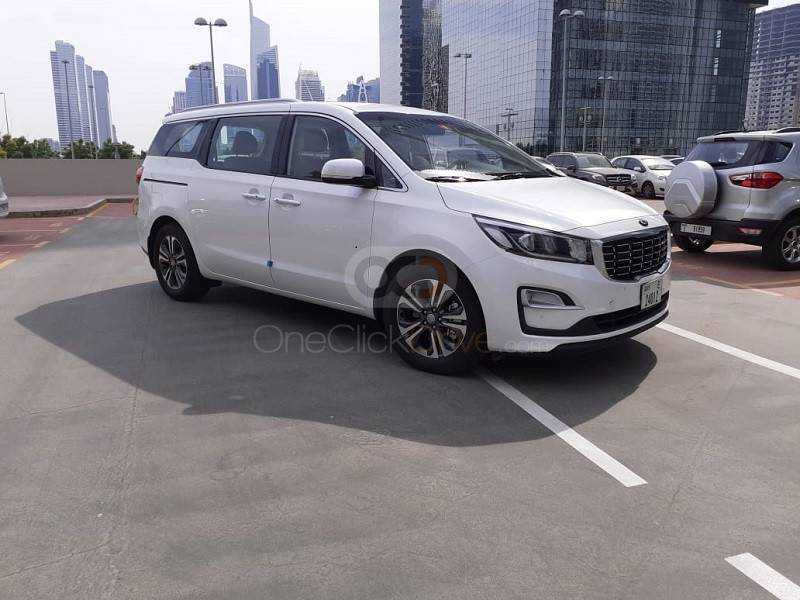 RENT KIA CARNIVAL 2020 IN DUBAI-pic_5