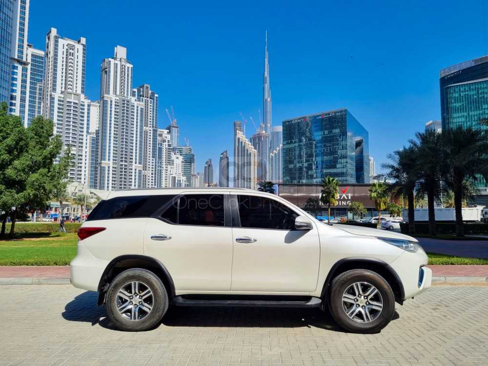 RENT TOYOTA FORTUNER 2017 IN DUBAI-pic_2