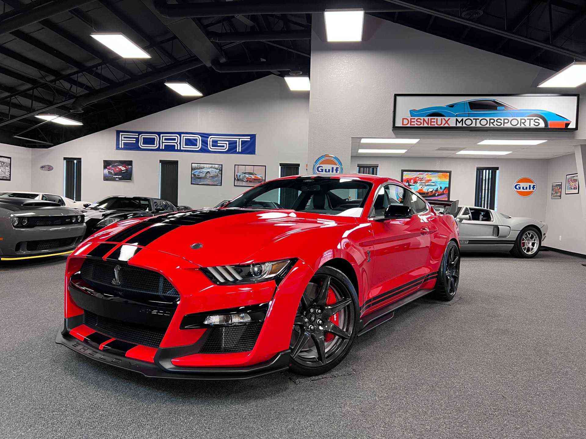 RENT FORD MUSTANG ECOBOOST CONVERTIBLE V4-pic_2