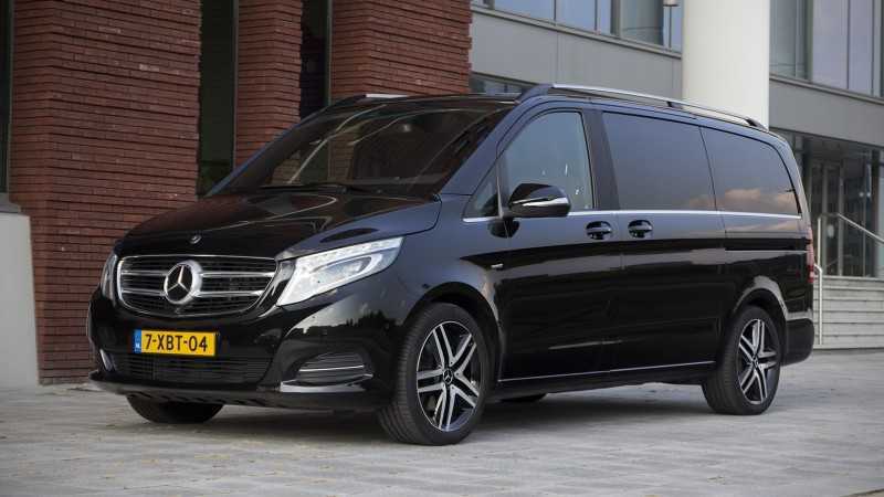 AED 300,000 or AED 3,059 Per Month - 2021 Mercedes V-Class V-Line 2.0T I4 RWD 211bhp European Specif-pic_3