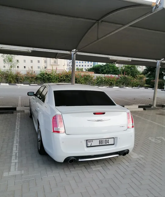 Chrysler 300C 2014 in Dubai-pic_3