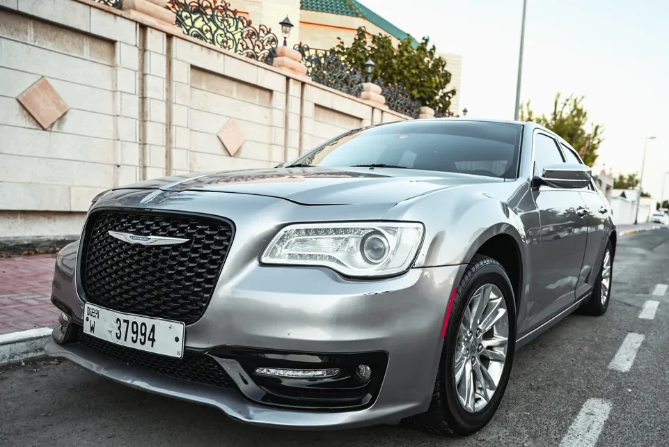 Chrysler 300C 2016 in Dubai-pic_2