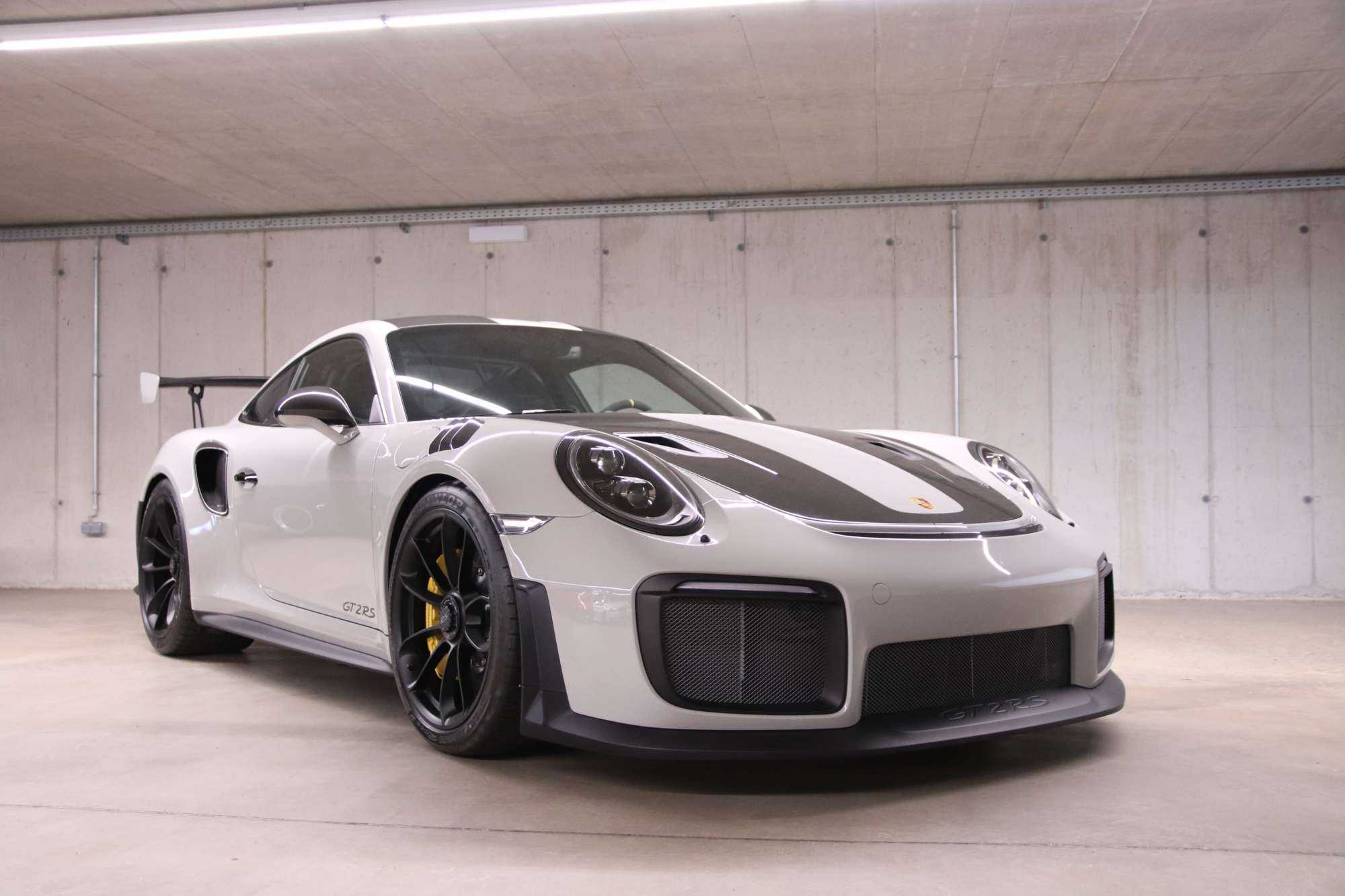 Porsche GT2RS Weissach 2018 GCC Under Warranty-pic_4