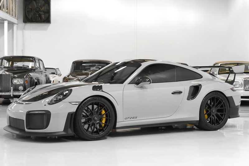 Porsche GT2RS Weissach 2018 GCC Under Warranty-pic_3