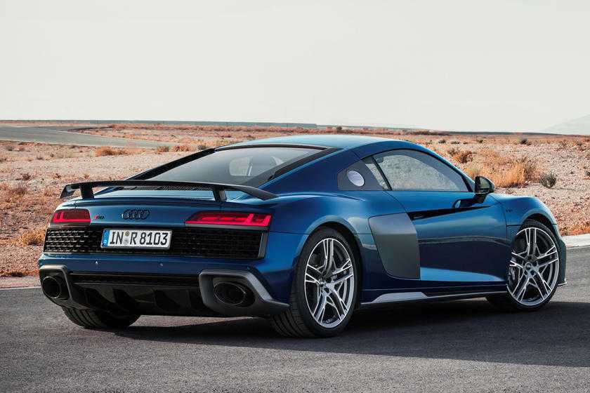 Rent Audi R8 Coupe 2021-pic_4