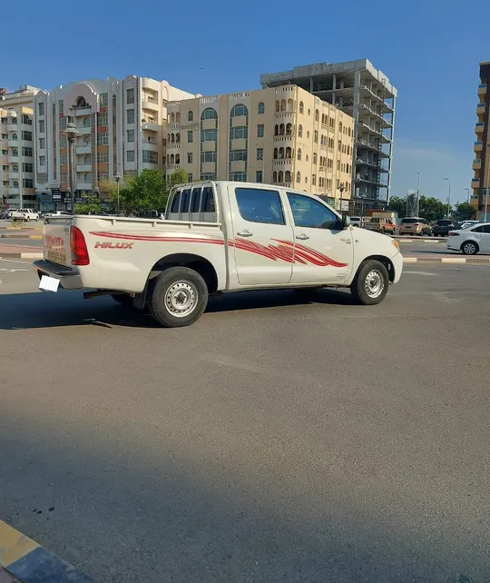 Toyota Hilux 2006 in Dubai-pic_2