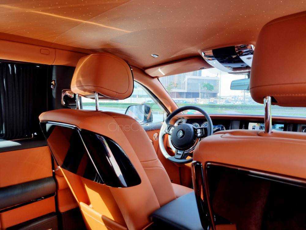 RENT ROLLS ROYCE PHANTOM EXTENDED 2021 IN DUBAI-pic_4