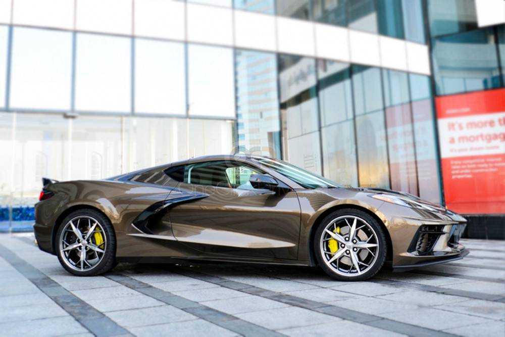 RENT CHEVROLET CORVETTE STINGRAY C8 2020 IN DUBAI-pic_2