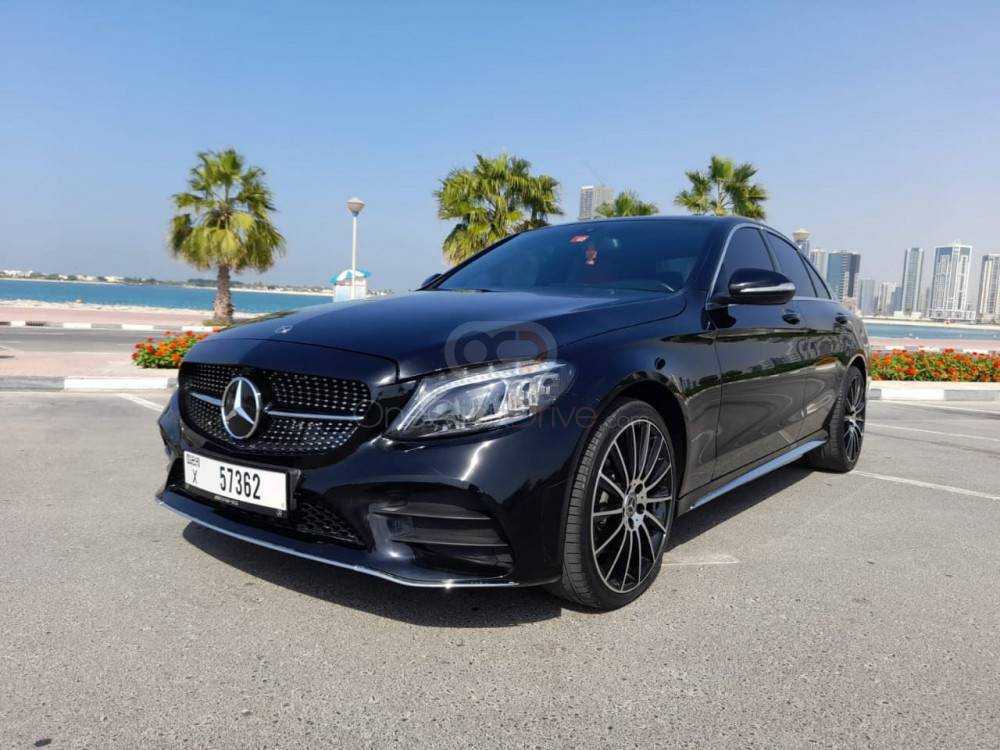 RENT MERCEDES BENZ C300 2018 IN DUBAI-pic_1