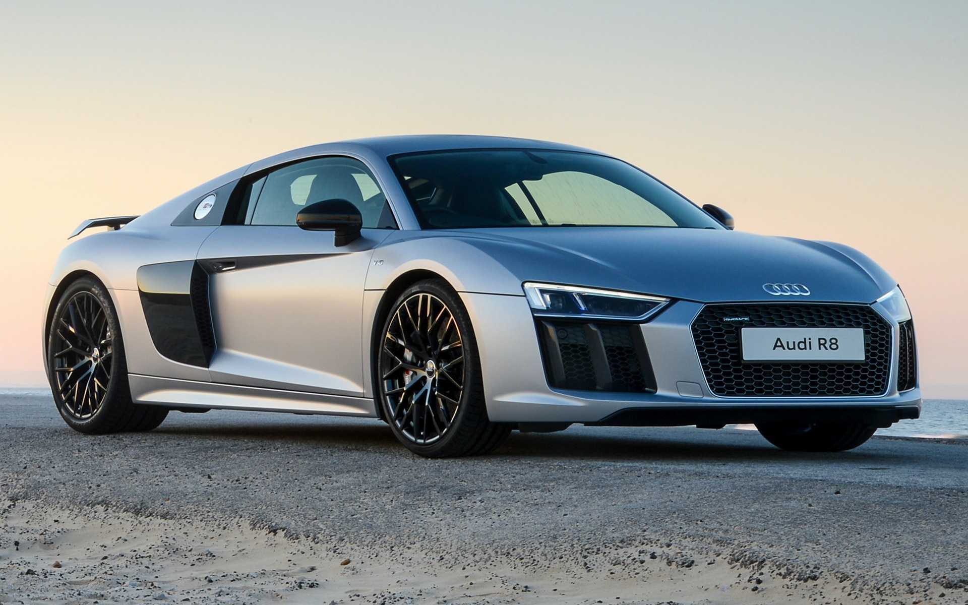 RENT AUDI R8 COUPE V10 2022 IN DUBAI-pic_5