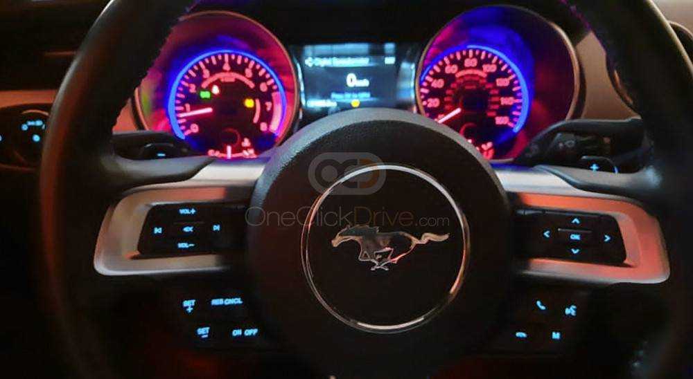 RENT FORD MUSTANG ECOBOOST CONVERTIBLE V4-pic_5