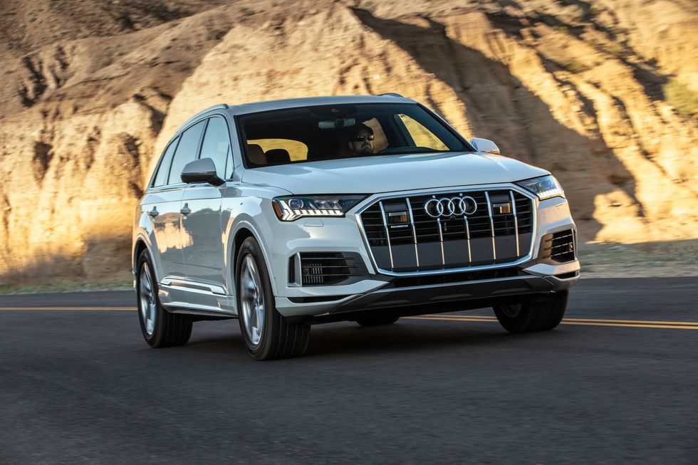 AED2218 /month | 2017 Audi Q7 45 TFSI quattro S-Line 3.0L | Full Audi Service | GCC specs-pic_3