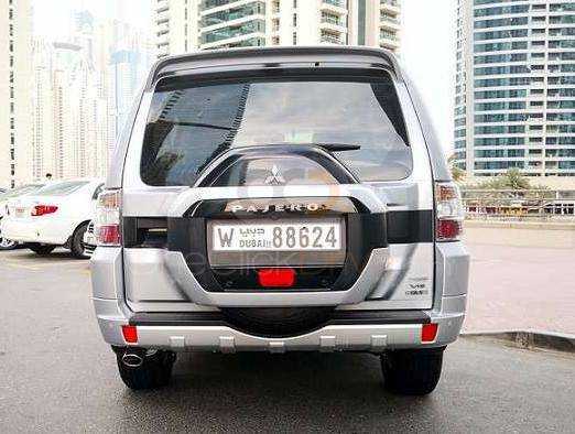 RENT MITSUBISHI PAJERO 2017 IN DUBAI-pic_3