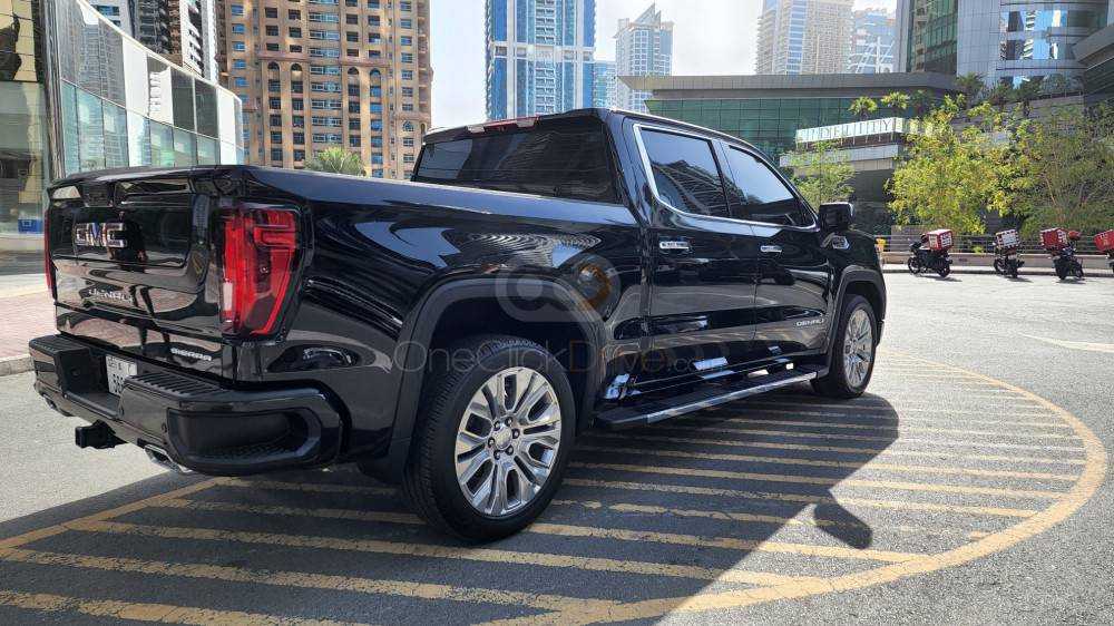 RENT GMC SIERRA 2022 IN DUBAI-pic_4