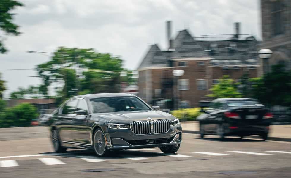 BMW 750i M Sport Package 2018 WHITE WITH BROWN INTERIOR SUPER CLEAN CAR FRESH JAPAN IMPORT-pic_1