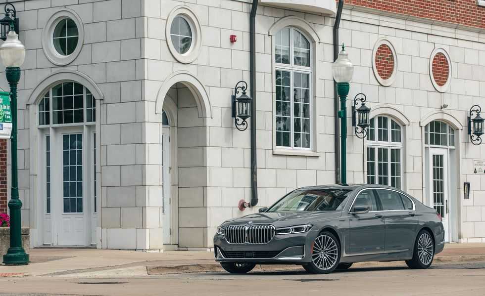 BMW 750i M Sport Package 2018 WHITE WITH BROWN INTERIOR SUPER CLEAN CAR FRESH JAPAN IMPORT-pic_2