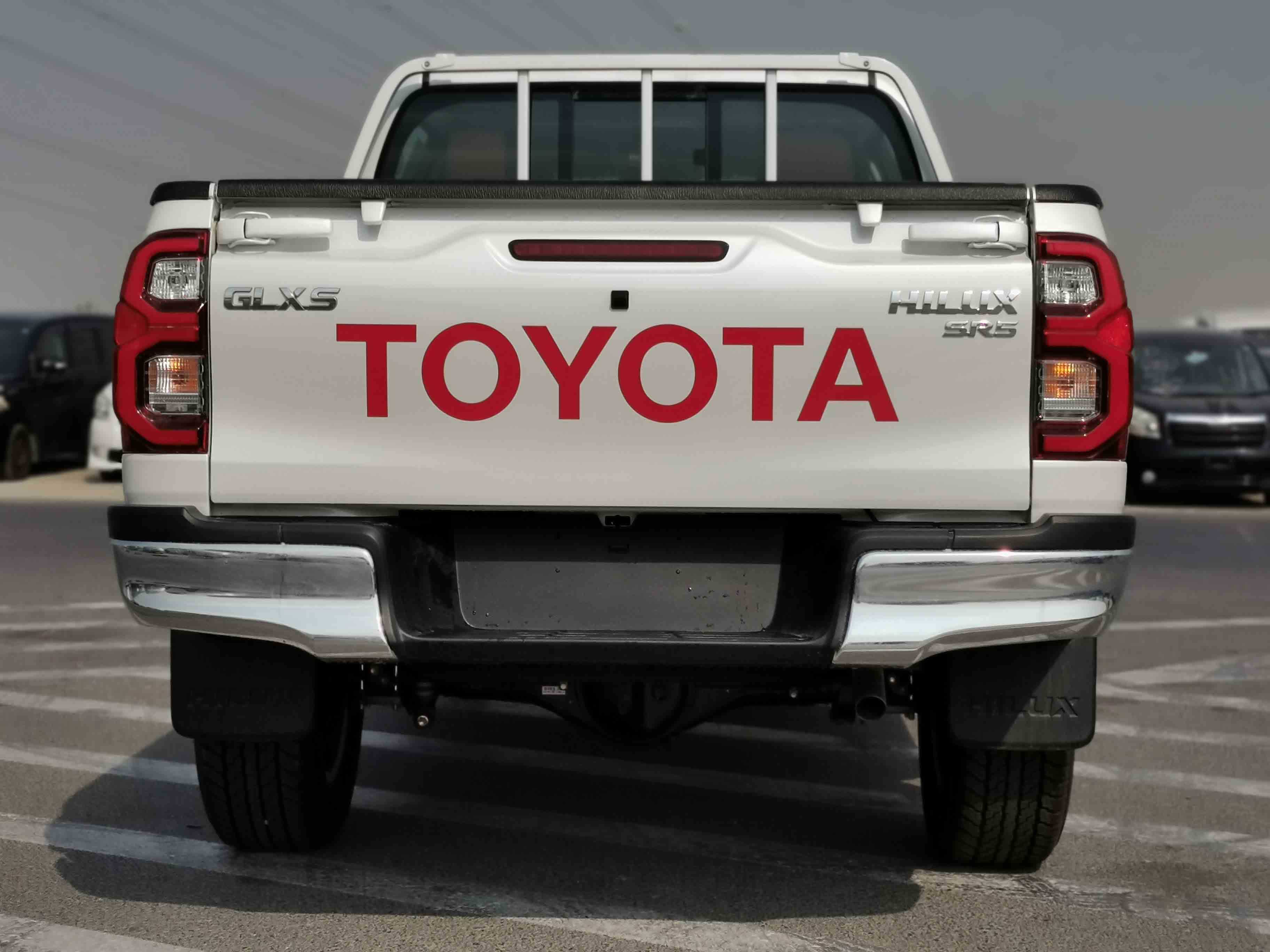 Brand New Toyota Hilux HLX24-LV5 2.4L M/T Diesel | White / Black 2022 | For Export Only-pic_3