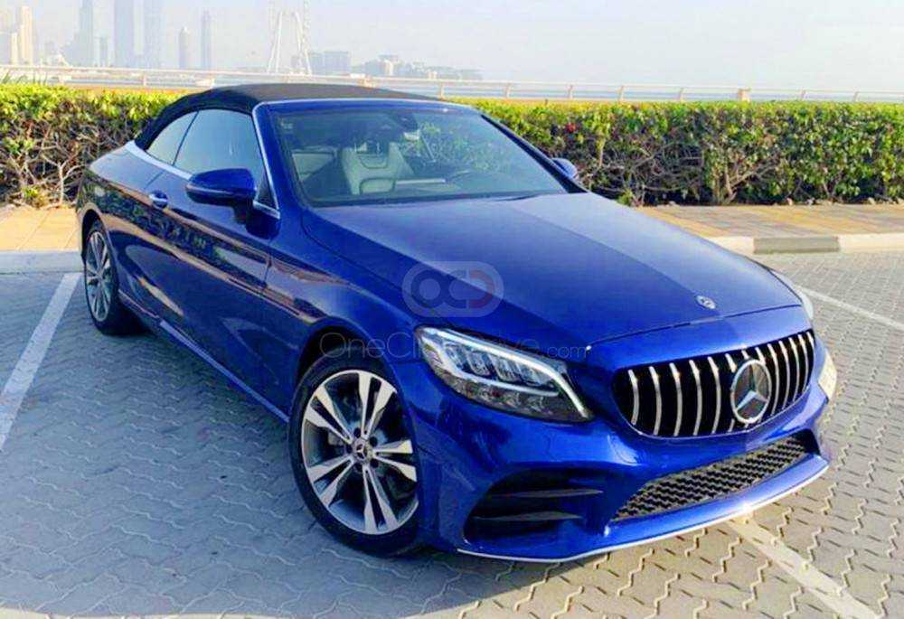 RENT MERCEDES BENZ C300 CONVERTIBLE 2019 IN DUBAI-pic_3