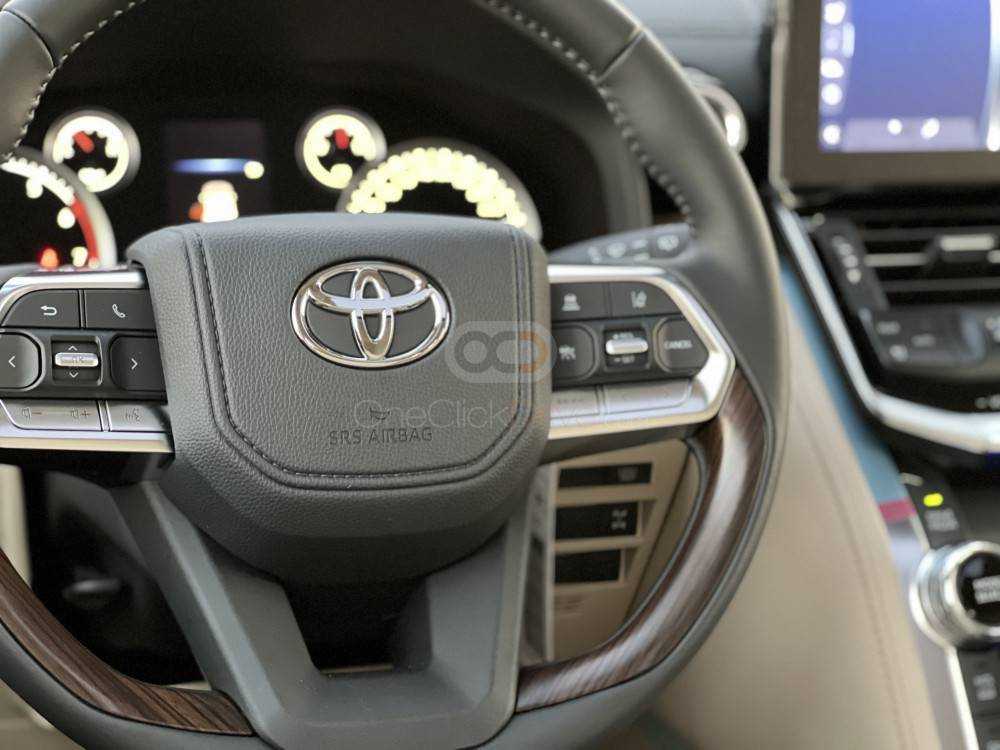 RENT TOYOTA LAND CRUISER TWIN TURBO 2022 IN DUBAI-pic_4