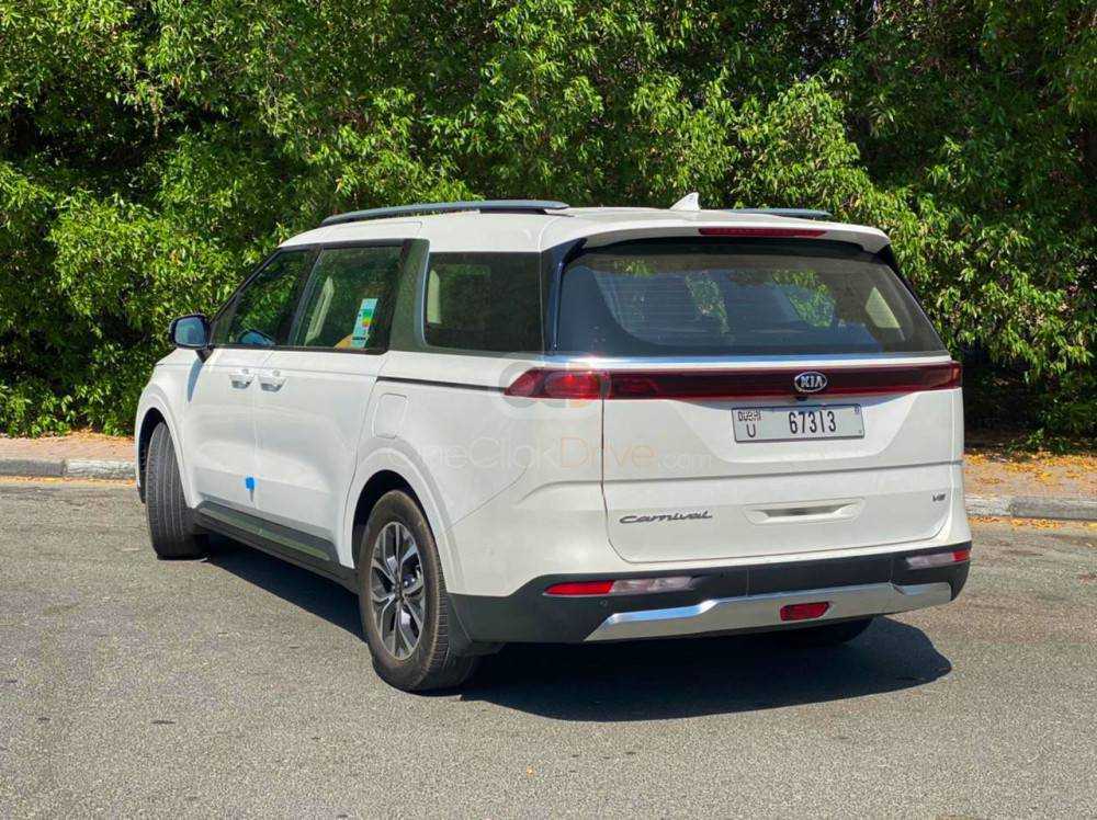 RENT KIA CARNIVAL 2021 IN DUBAI-pic_2