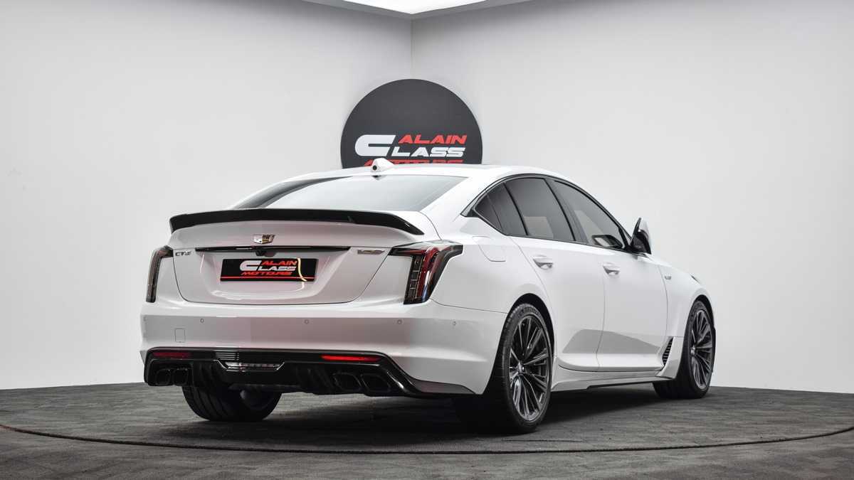 CADILLAC CT5 2020 GCC IN AMAZING CONDITION ONLY 11K KM STILL UNDER WARRANTY AND SERVICE CONTRACT-pic_2