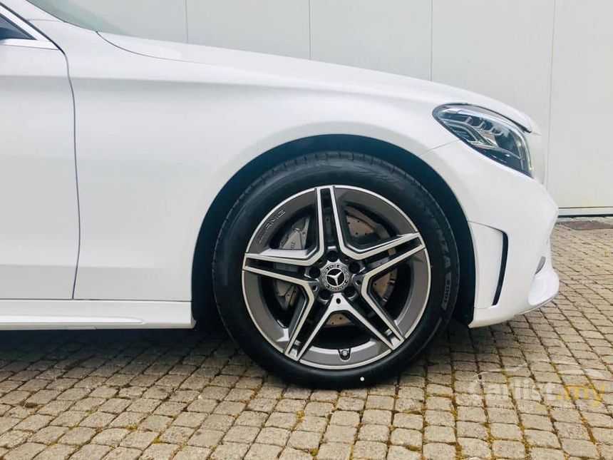 RENT MERCEDES BENZ GLC 300 2018 IN DUBAI-pic_2