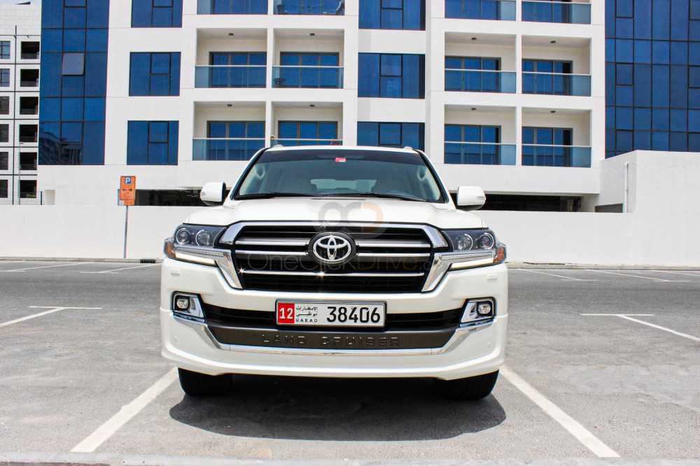 RENT TOYOTA LAND CRUISER GXR V6 2020 IN DUBAI-pic_1