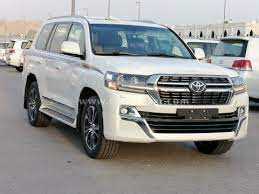 RENT TOYOTA LAND CRUISER GXR V6 2020 IN DUBAI-pic_2