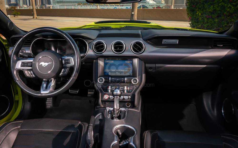 Rent Ford Mustang Shelby GT500 Kit Convertible V4 in Dubai-pic_3