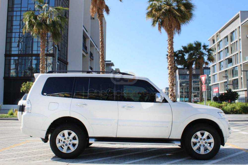 RENT MITSUBISHI PAJERO 2019 IN DUBAI-pic_1