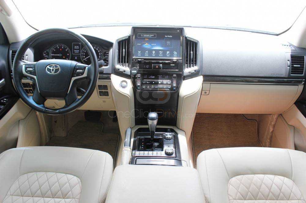 RENT TOYOTA LAND CRUISER GXR V6 2020 IN DUBAI-pic_5