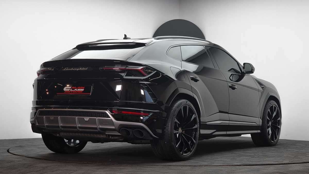 For Rent Lamborghini URUS 2022-pic_4