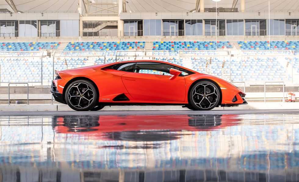 LAMBORGHINI | AVENTADOR S | ROADSTER | GCC | DEALER WARRANTY + SERVICE CONTRACT-pic_5