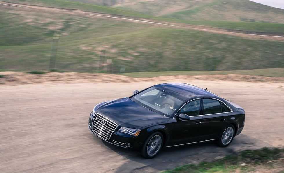 Rent Audi A8 2022-pic_2