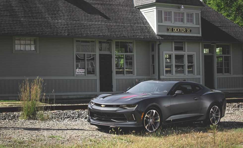 RENT CHEVROLET CAMARO ZL1 KIT COUPE V6 2020 IN DUBAI-pic_1