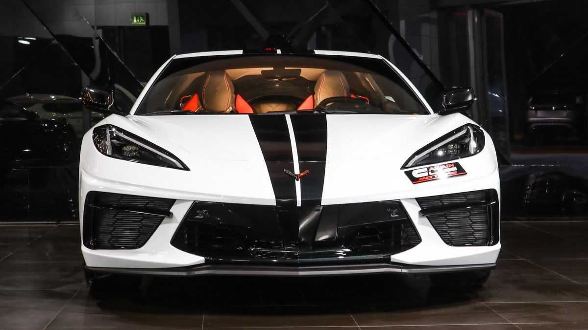 Rent Chevrolet Corvette Stingray 2022-pic_1