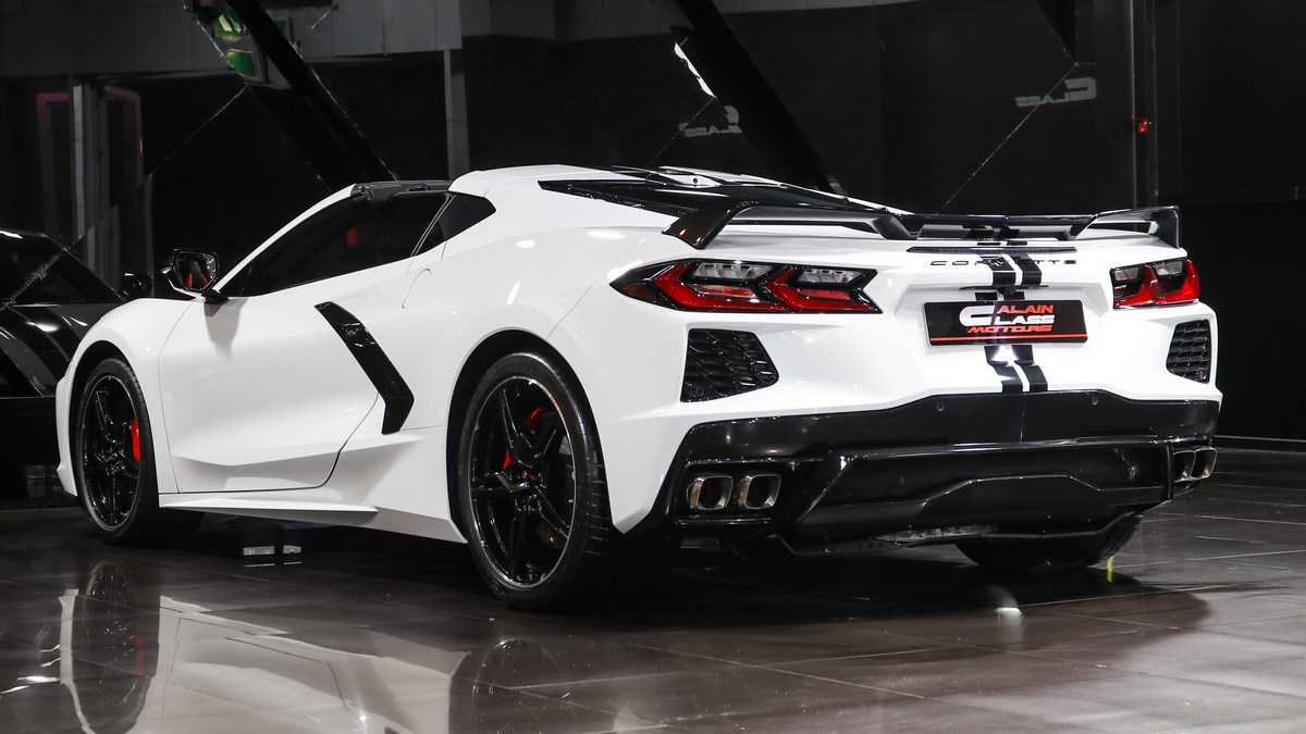 Rent Chevrolet Corvette Stingray 2022-pic_4