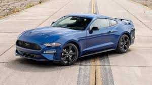 Rent Ford Mustang blue 2020-pic_3