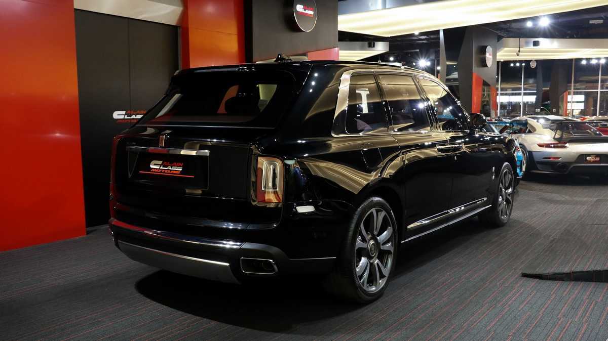 RENT ROLLS ROYCE CULLINAN BLACK BADGE 2022 IN DUBAI-pic_5