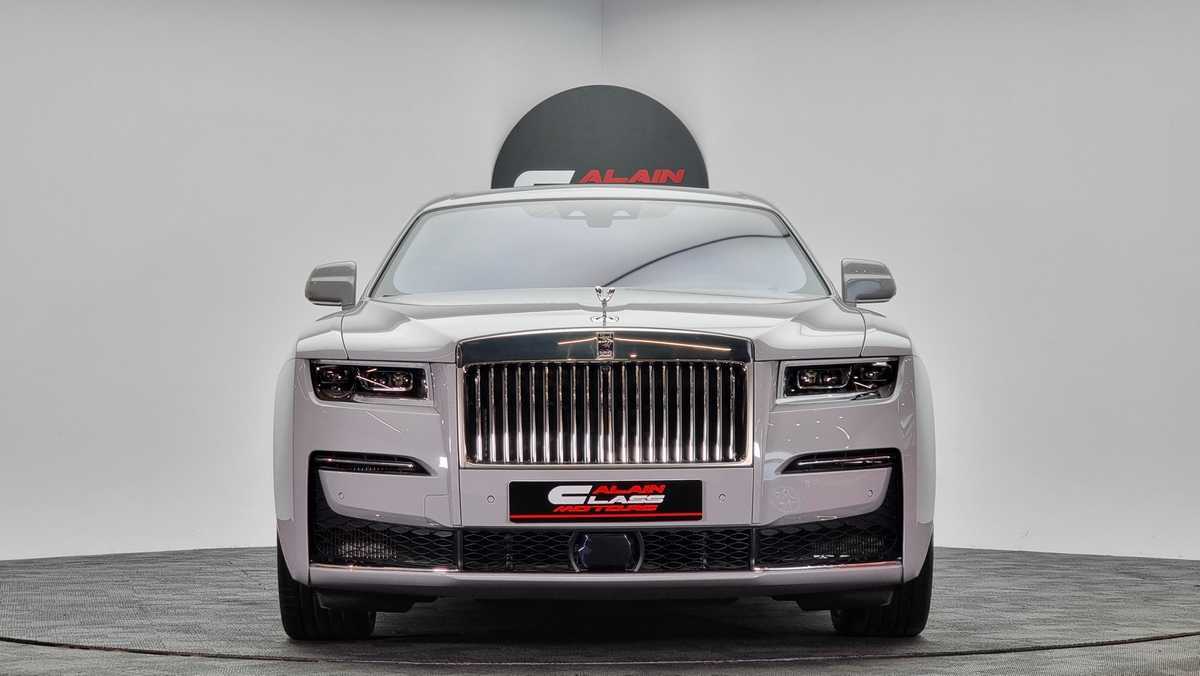 Rent Rolls Royce Ghost 2022-pic_1