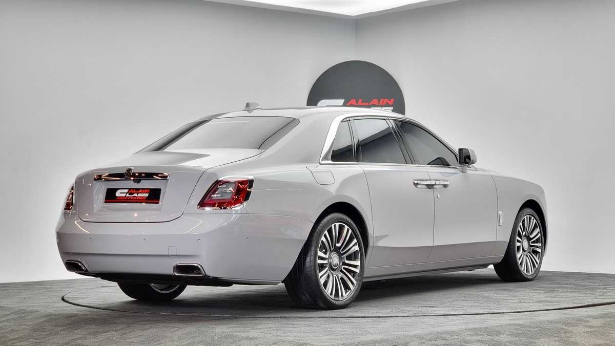 Rent Rolls Royce Ghost 2022-pic_2