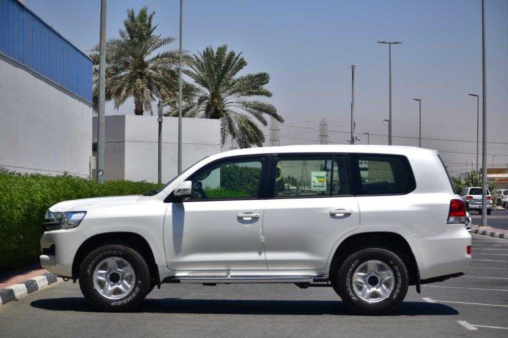 Toyota Land Cruiser VXR Twin Turbo Full Option Gcc Al-Futtaim Warranty-pic_2