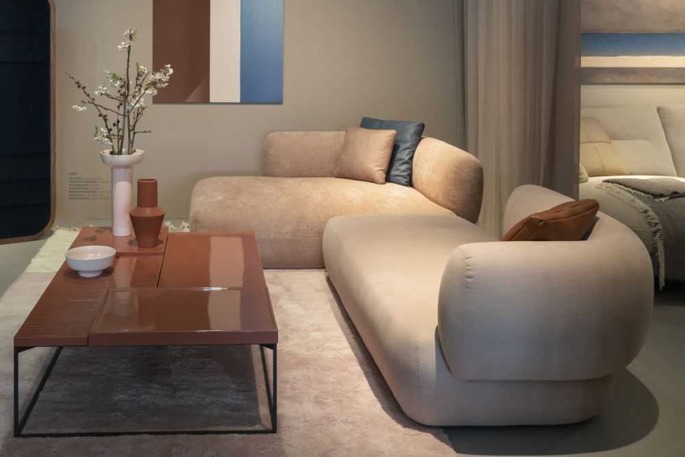 Many sofas and coffee table!-image