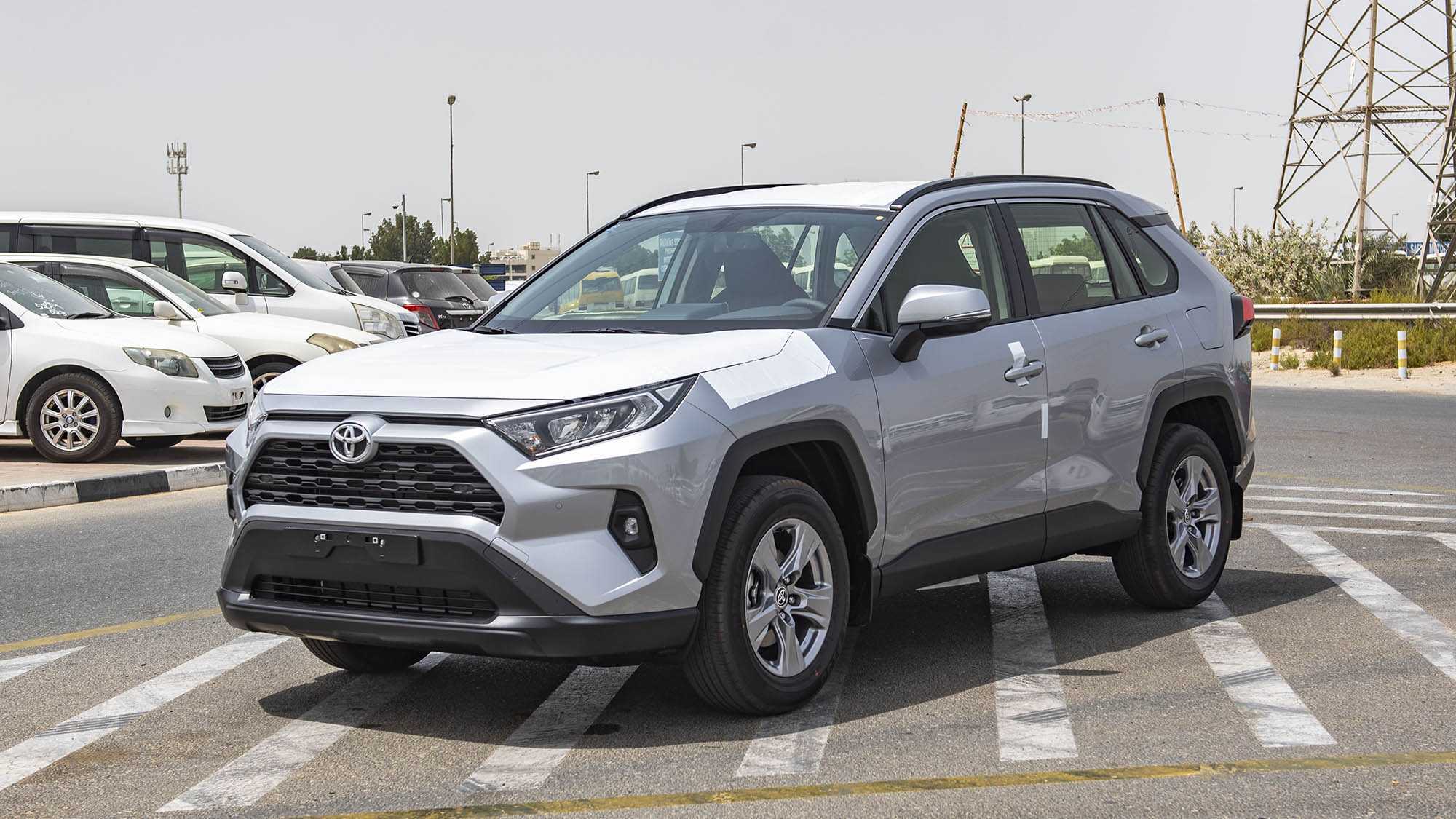 (LHD) Toyota Rav4 2.0P 4×2 AT MY2022 – Silver-pic_1
