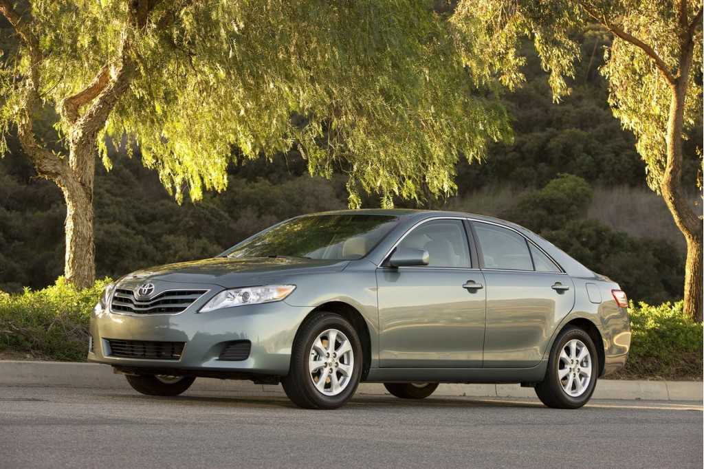 TOYOTA CAMRY 2.4 GL MODEL 2011 GCC SPECIFICATION R