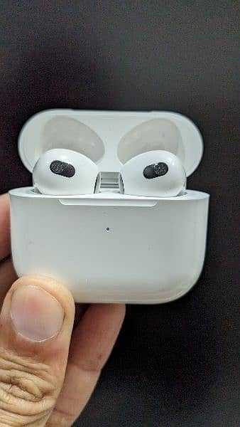BRAND NEW Apple Airpods-pic_1